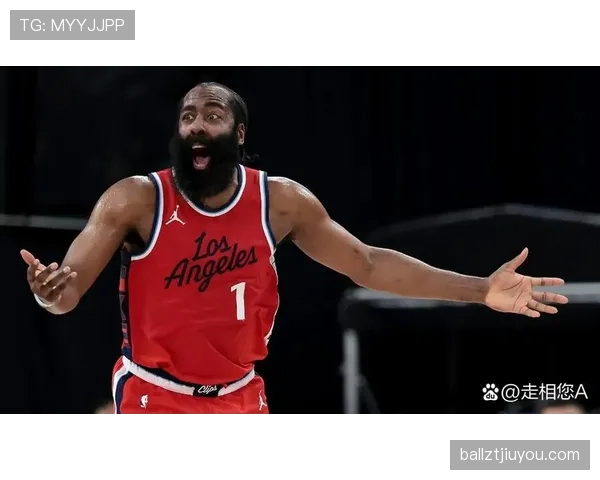 篮球非法挡拆规则为何争议不断？揭秘NBA赛场判罚细节